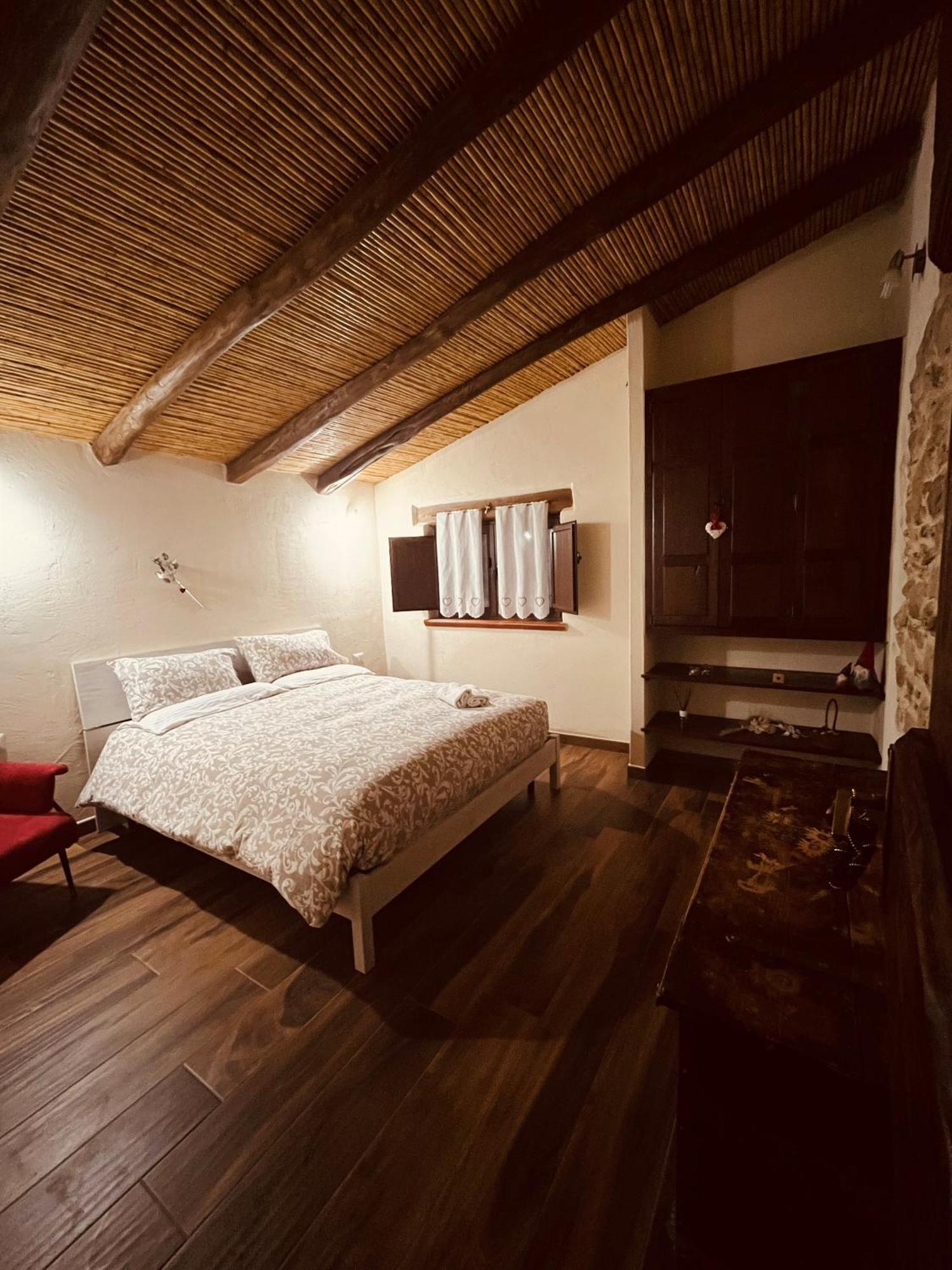 Ovostolai Cottage Fonni Exteriér fotografie