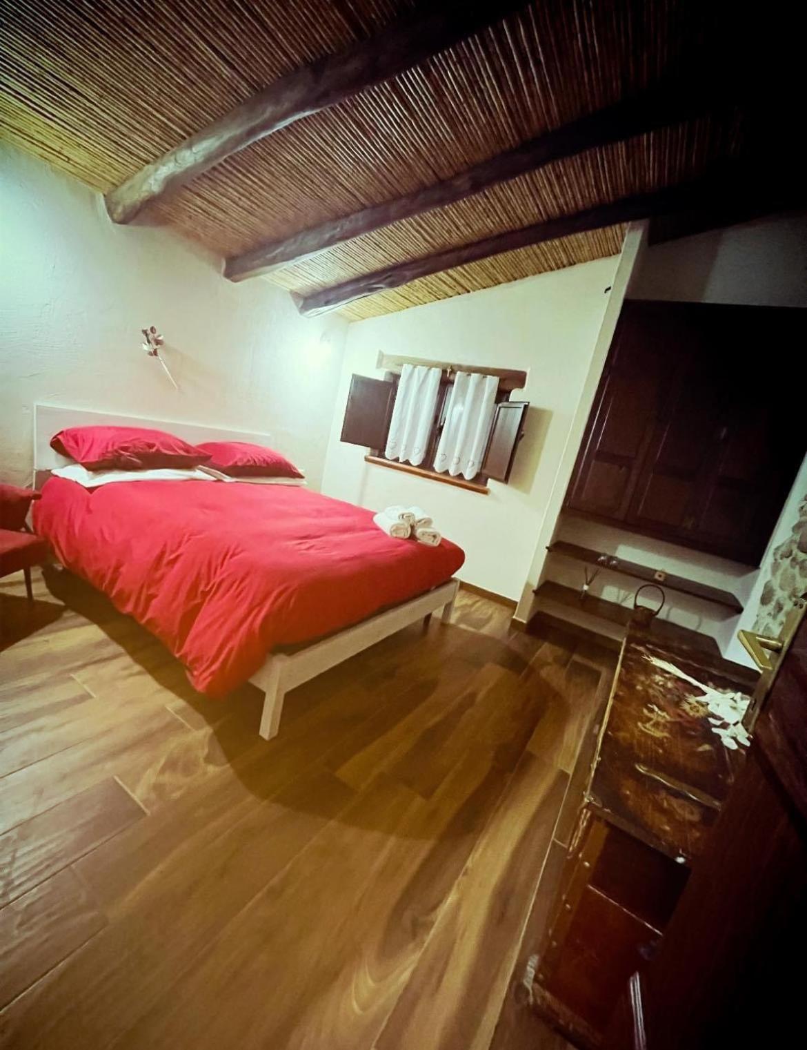 Ovostolai Cottage Fonni Exteriér fotografie