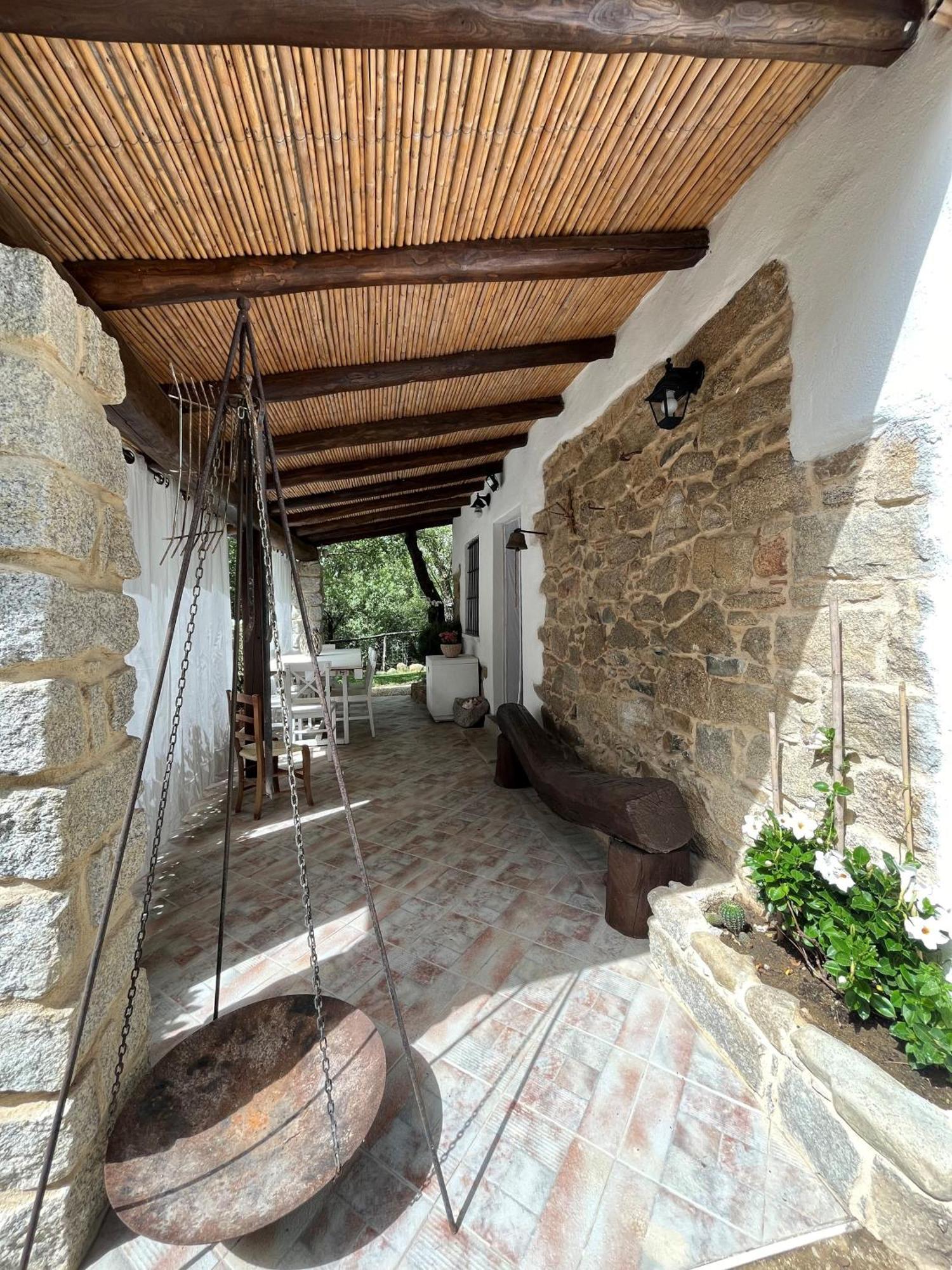 Ovostolai Cottage Fonni Exteriér fotografie
