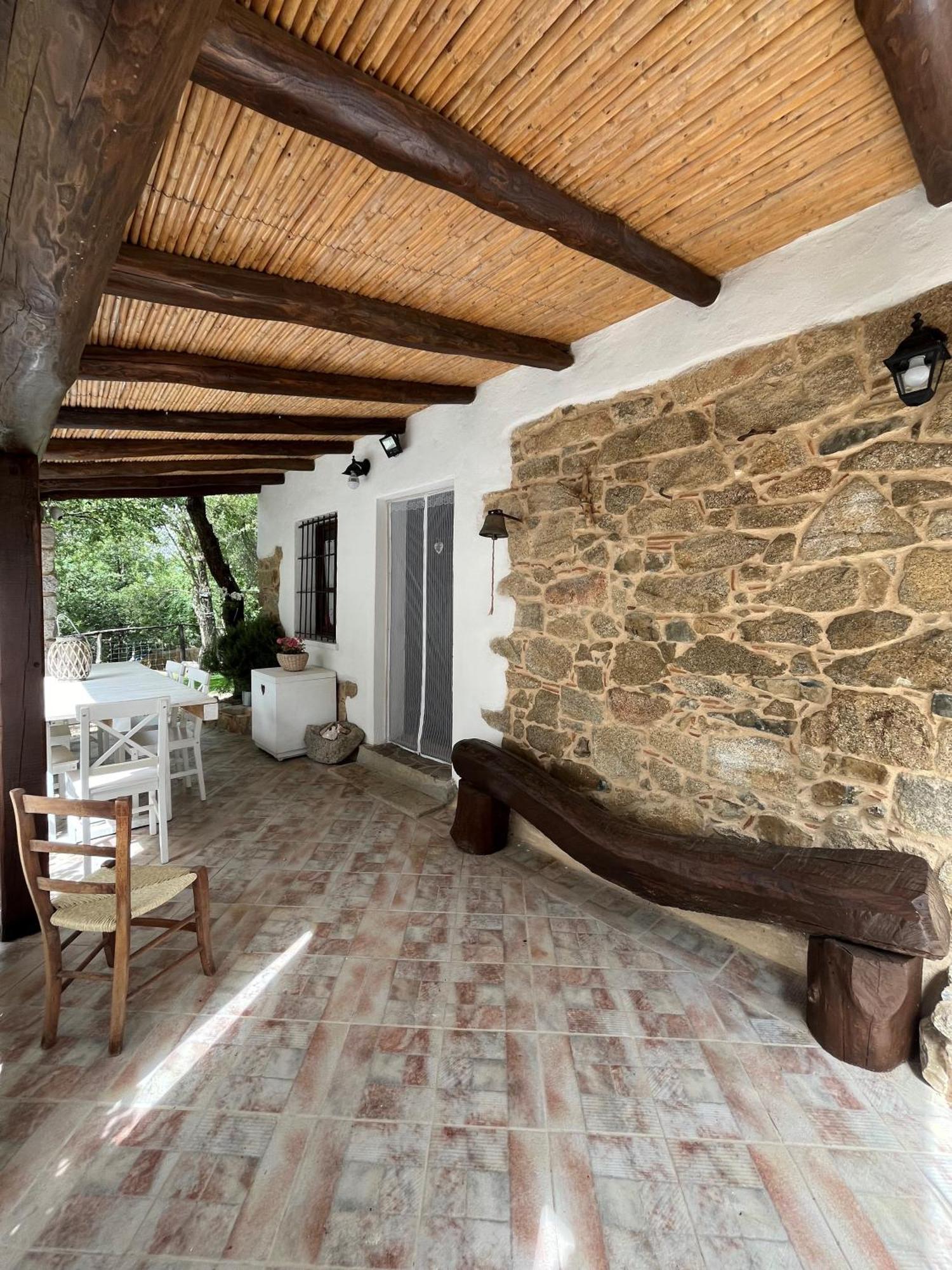 Ovostolai Cottage Fonni Exteriér fotografie